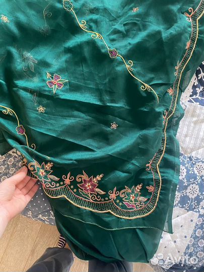 Сари зеленое из индии