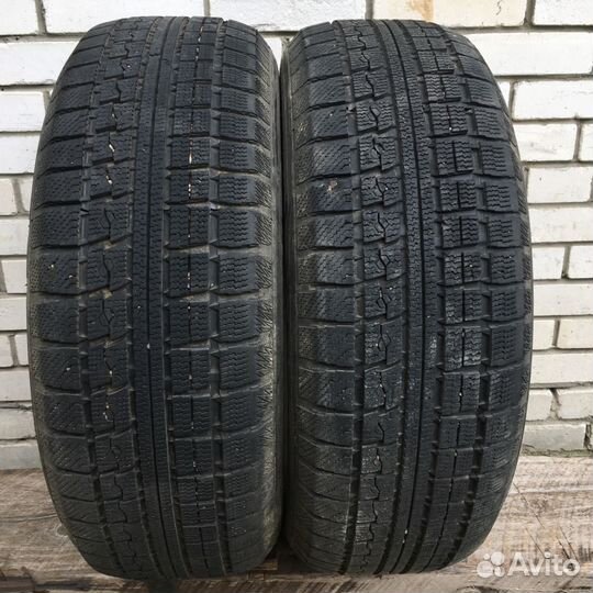 Toyo Winter Tranpath MK4a 215/60 R17 96Q