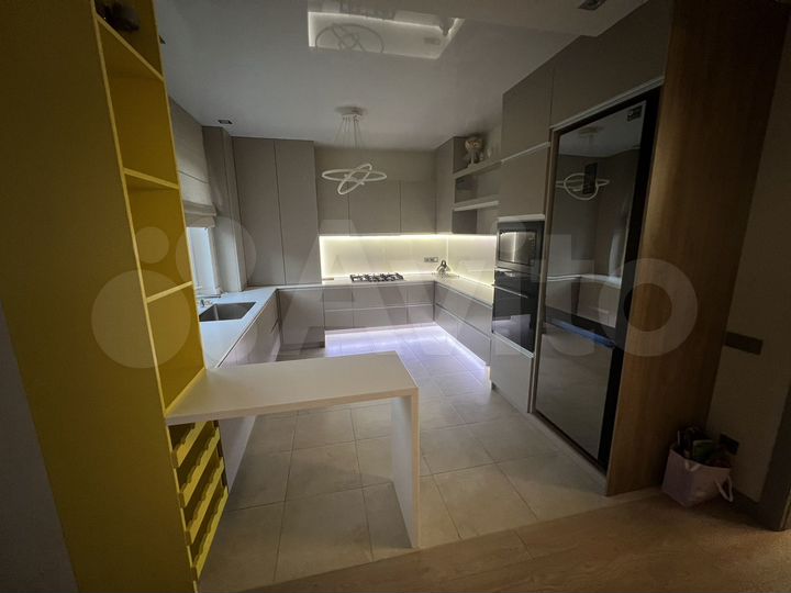 2-к. квартира, 70 м², 4/9 эт.