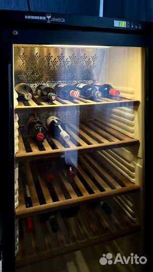 Винный холодильник шкаф liebherr