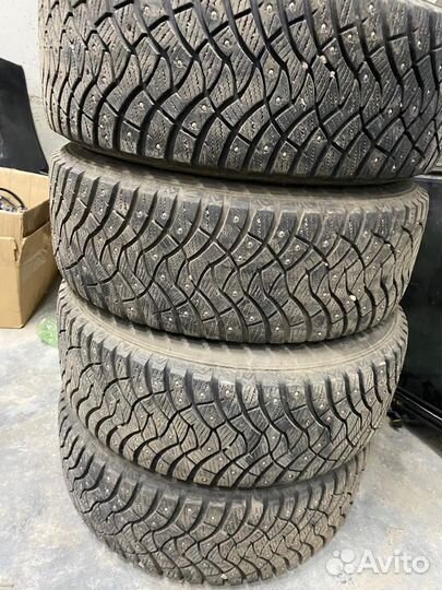 Dunlop SP Winter Ice 03 215/60 R16 99T