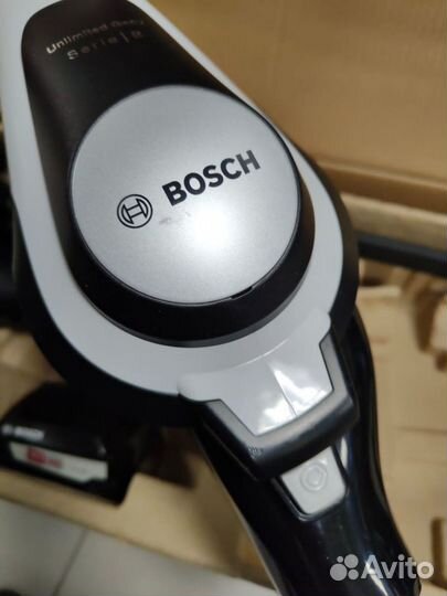 Пылесос ручной Bosch Serie 8 BBS8213W