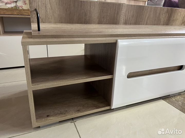 Тумба тв с полкой «Наоми тб-16»