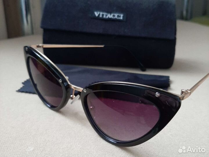 Солнцезащитные очки женские брендовые