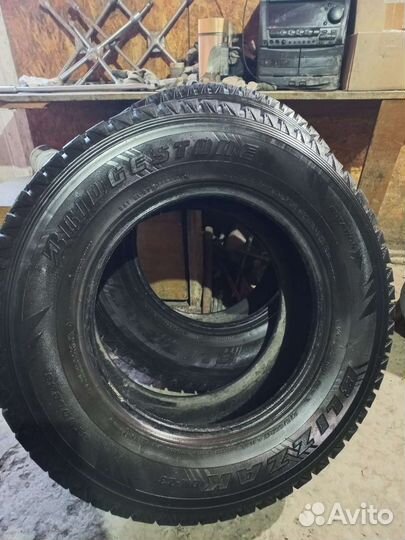 Bridgestone Blizzak DM-Z3 275/65 R17