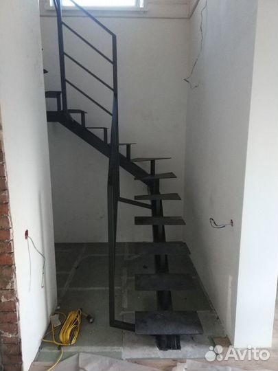 Лестница для дома с забежными ступенями