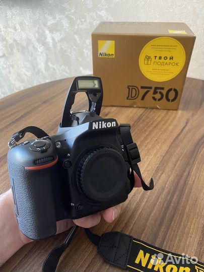 Зеркальная фотокамера Nikon D750 body