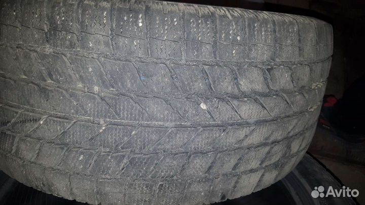 Toyo Celsius 235/45 R17