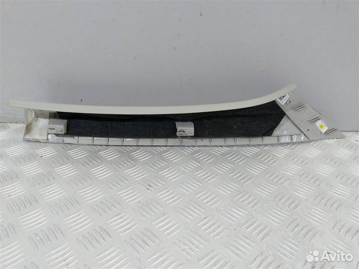 Обшивка стойки левой Skoda Rapid 5JA867233B