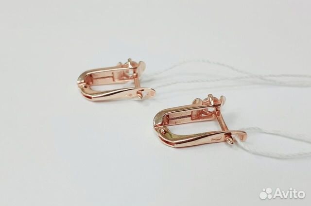 Золотые серьги с камнем