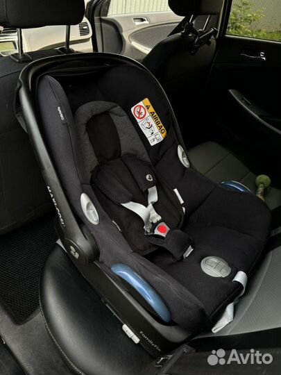 Автолюлька Maxi-Cosi CabrioFix с базой isofix