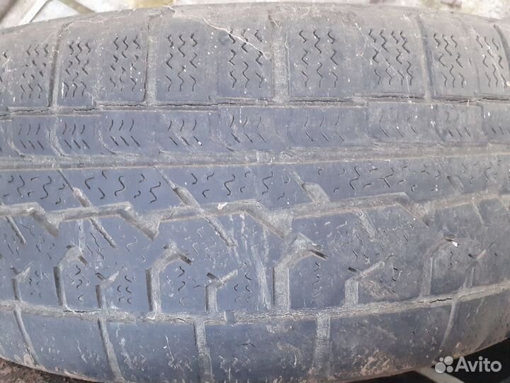 Kumho I'Zen RV Asymmetric 235/65 R17