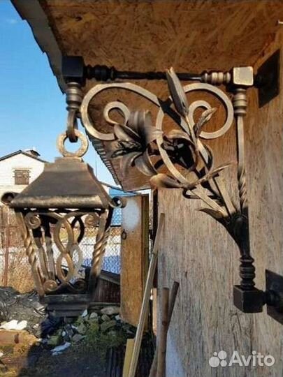 Кованый фонарь