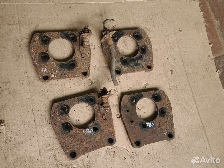 Щит опорный задний Opel Astra G (1998 - 2005)