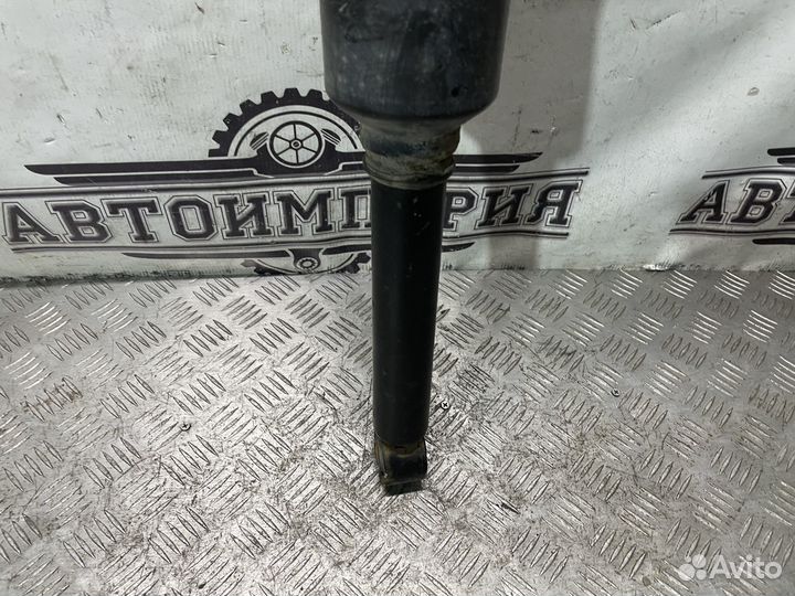 Стойка задняя левая Lexus LS 460 (IV) RWD