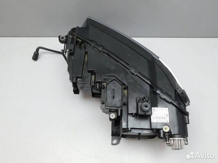 Фара правая Volkswagen Tiguan