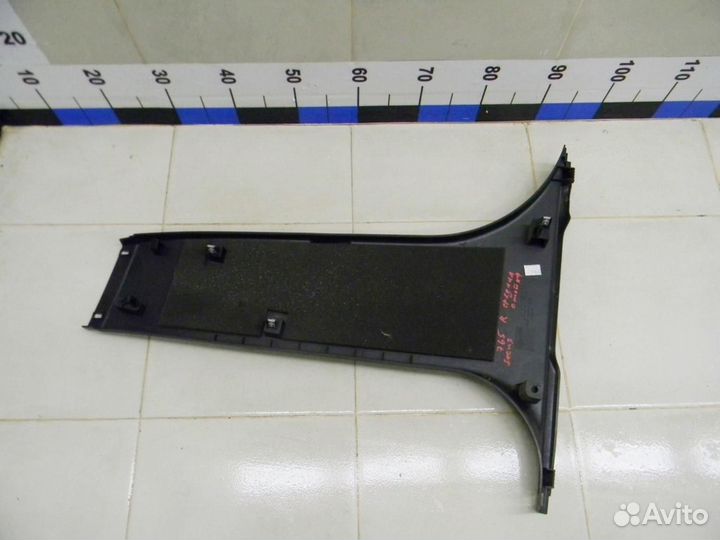 Обшивка стойки Focus III 2011