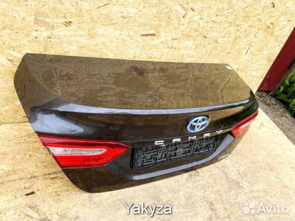 Toyota Camry V70 крышка багажника