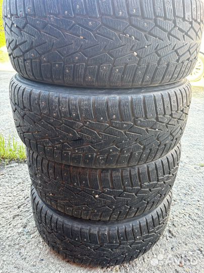 Nokian Tyres Hakkapeliitta 7 215/55 R17 98T