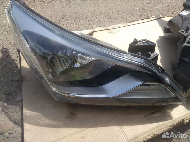 Фара правая Hyundai Solaris 2014-2017 рестайл
