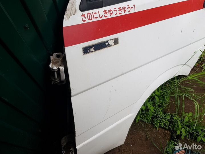 Двери передние toyota hiace 91 год
