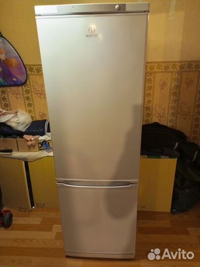 Холодильник Indesit на запчасти