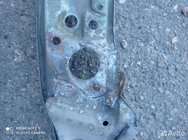 Рамка радиатора Ауди 100с4(телевизор)