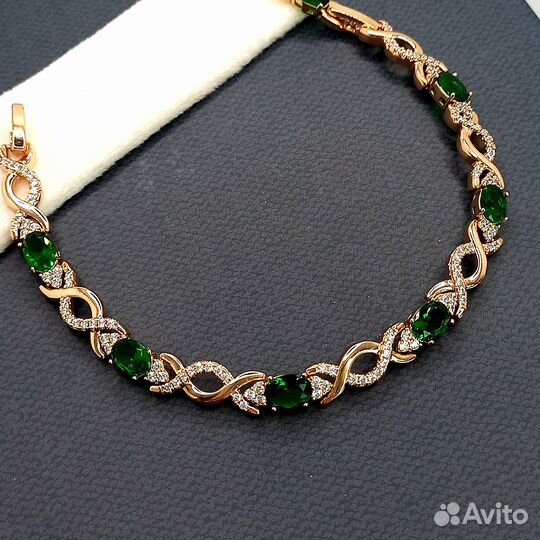 Браслет с изумрудами и бриллиантами