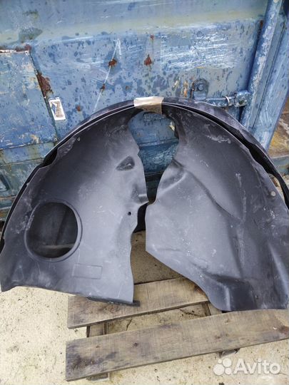 Подкрылки передние на Весту