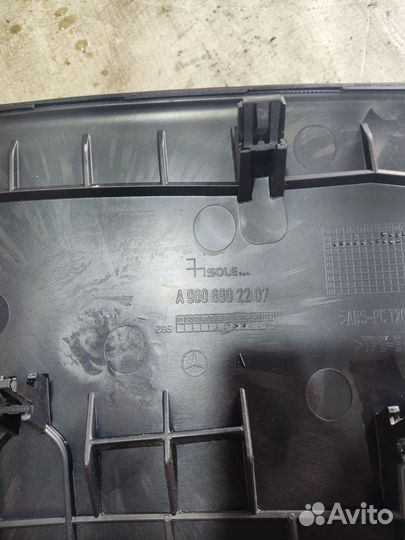 A9606802207 Пластиковая крышка торпеды Actros MP4