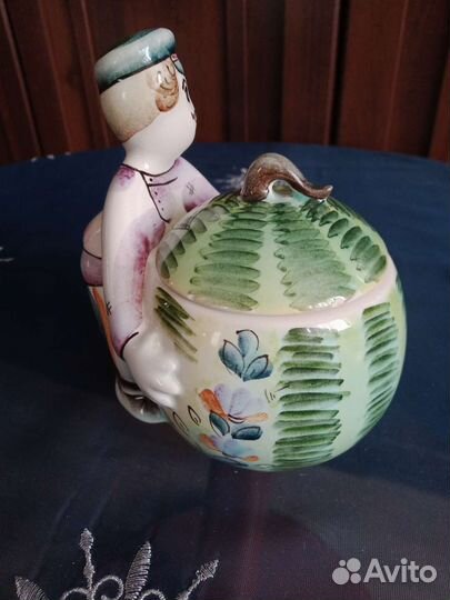 Статуэтка шкатулка 