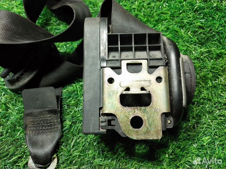 Ремень безопасности Volkswagen Passat (B5) V