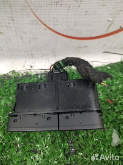 Кнопка обогрева заднего стекла Ford Focus 3