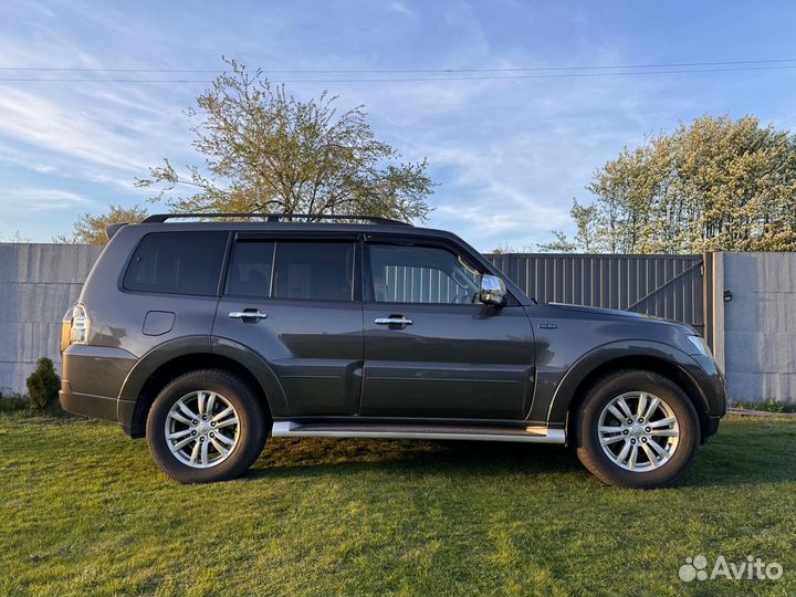 Mitsubishi Pajero 3.2 AT, 2018, 71 700 км