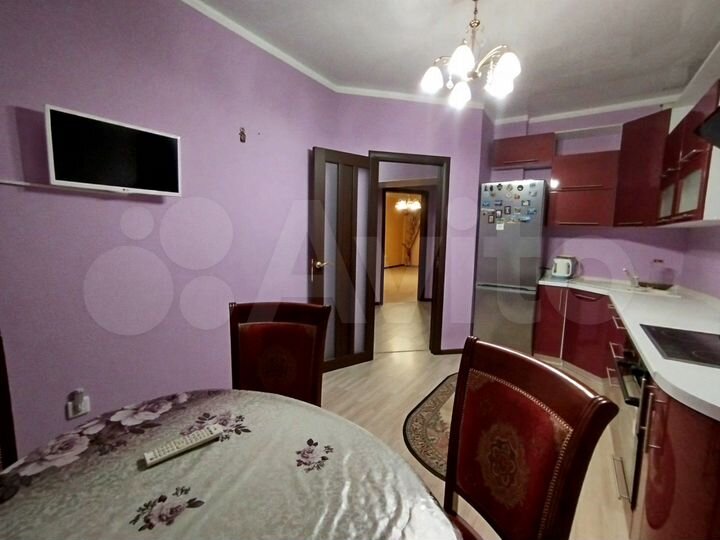 2-к. квартира, 70 м², 3/12 эт.