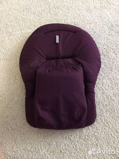 Вкладыш для новорожденных в коляску стокке