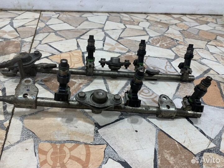 Топливная рампа (рейка) Nissan Teana J32