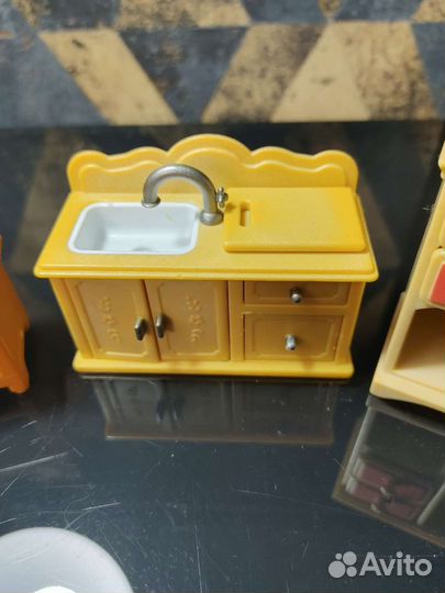 Мебель для кукольного домика