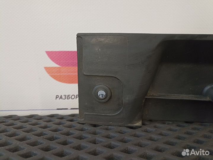 81615100397 Накладка порога левого