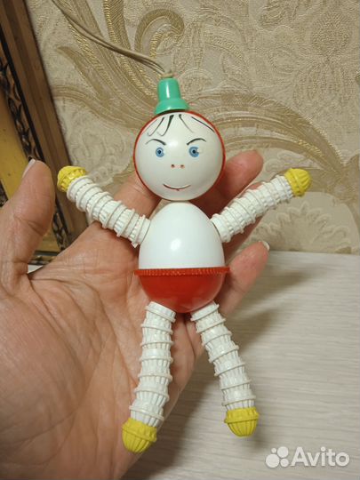 Игрушка СССР человечек на подвеске