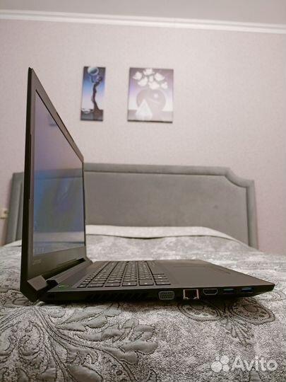 Ноутбук Lenovo i5-7th/8-256ssd