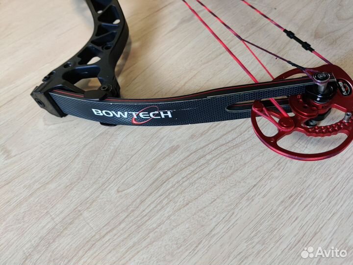 Лук блочный Bowtech specialist