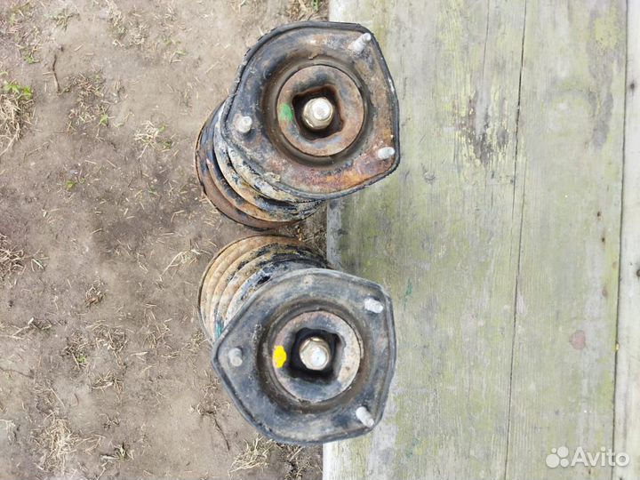 Стойки на toyota vista