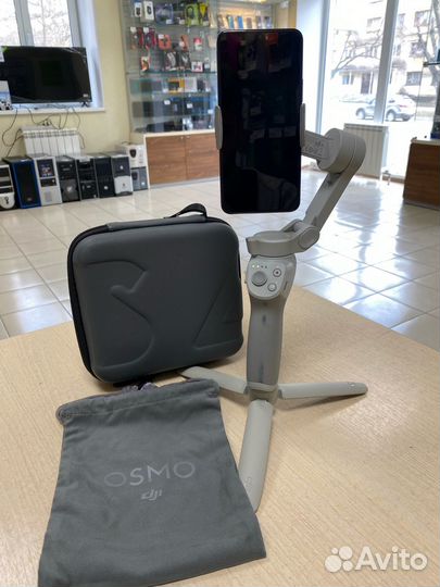 Cтабилизатор для смартфона DJI Osmo Mobile 4