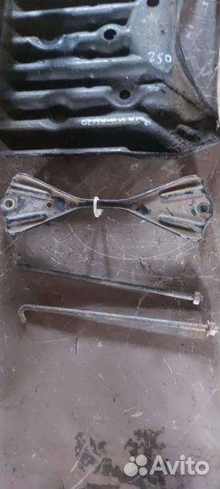 Крепление аккумулятора Nissan Murano Z50