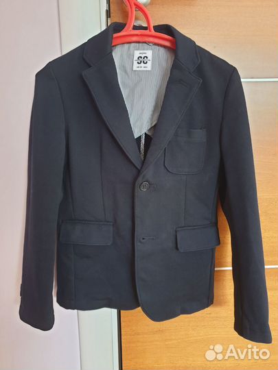 Школьнвй пиджак на мальчика 134