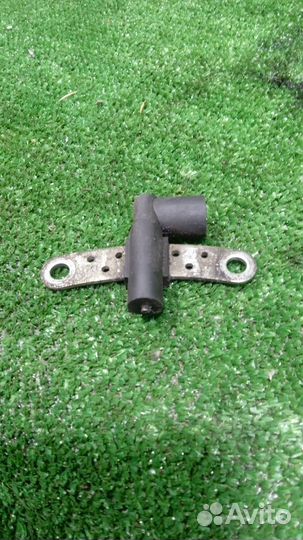 Датчик положения коленвала Renault Logan