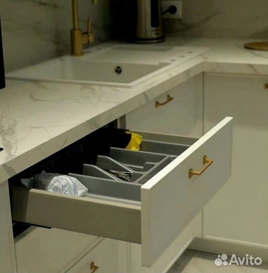 Кухня на заказ. Доставка и сборка