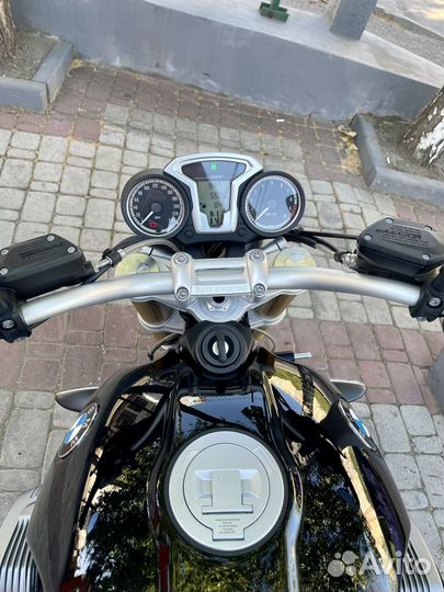 BMW R nine T