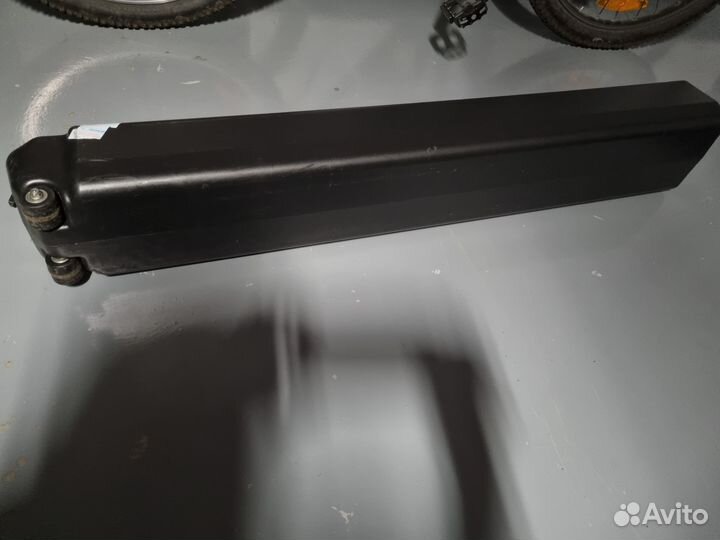 Чехол для пары горных лыж пластиковый на колесах